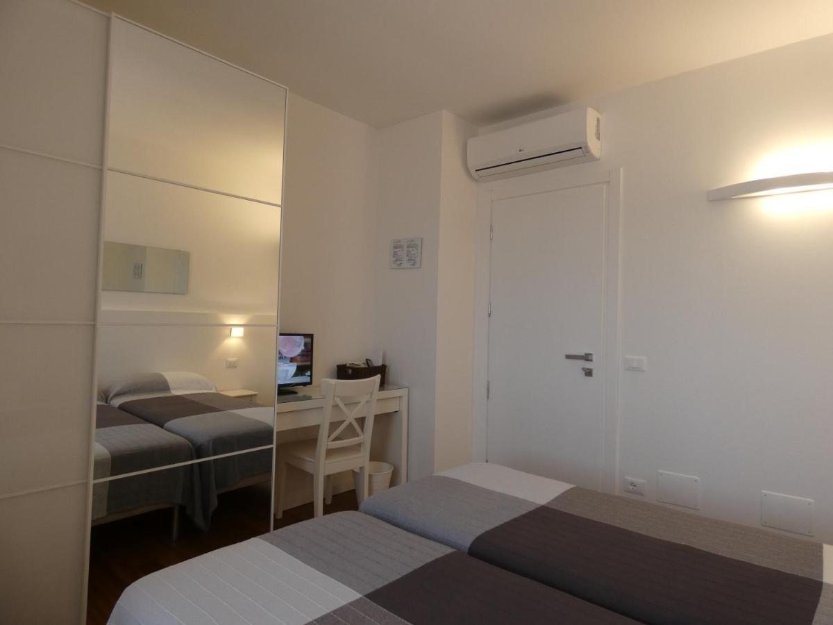 Sant'Anna Hostel La Spezia Ngoại thất bức ảnh
